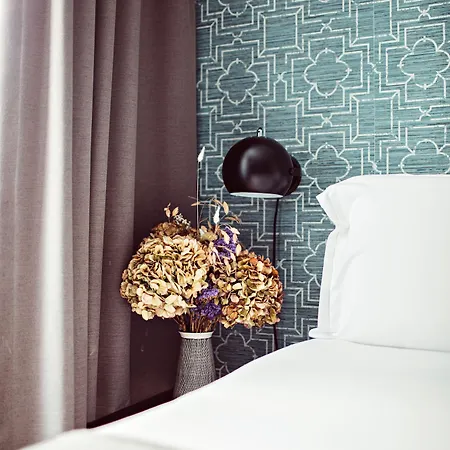 Monsieur Helder Paris